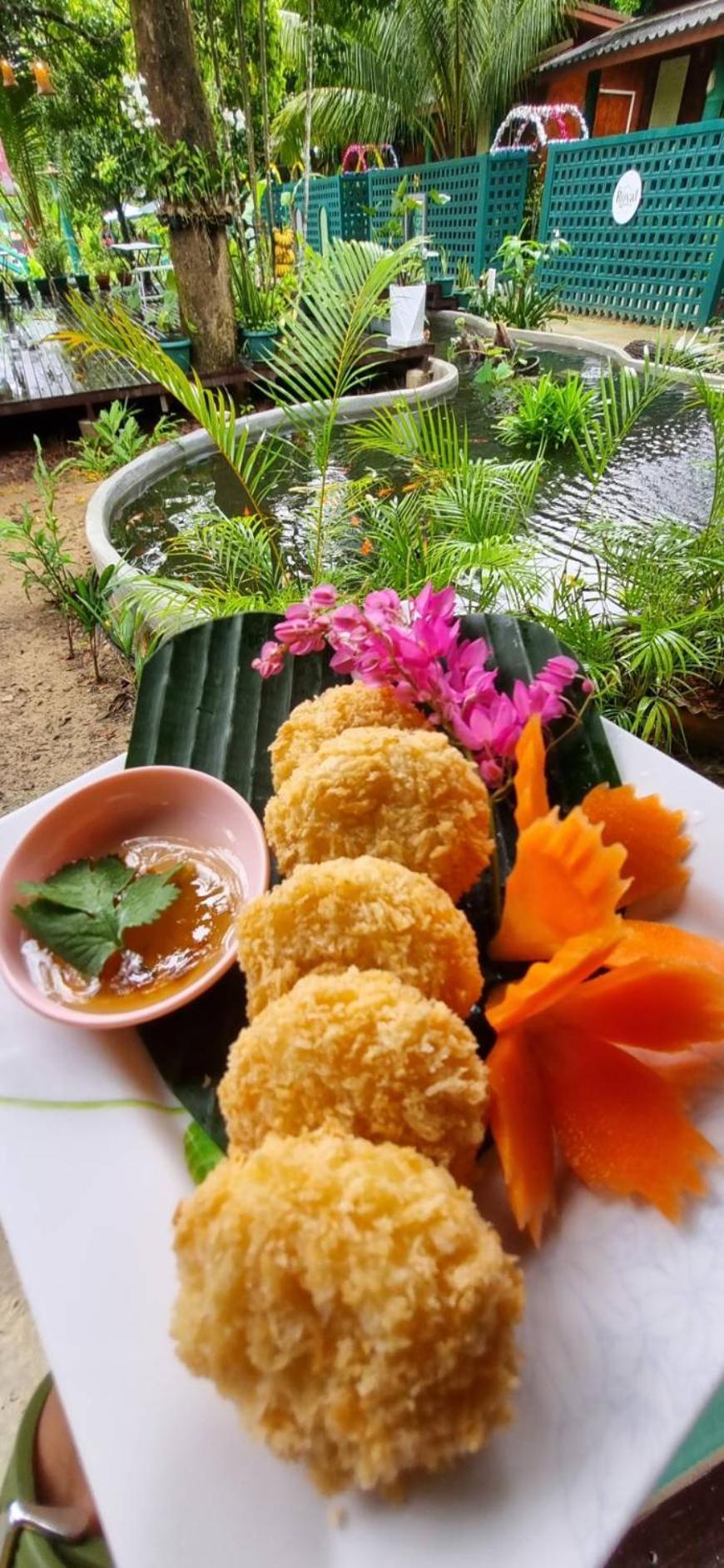 Royal Bamboo Hostel-Sha Certified Khao Sok National Park 외부 사진