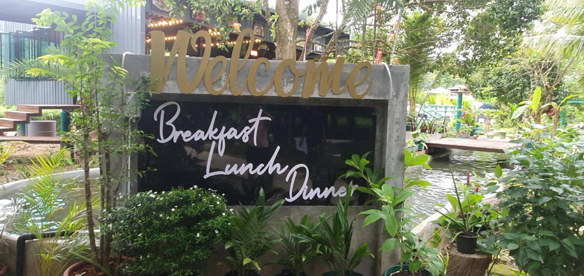 Royal Bamboo Hostel-Sha Certified Khao Sok National Park 외부 사진